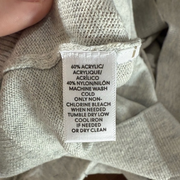 ❤️LOFT Gray Sweater with Red Heart Accent❤️ - Picture 8 of 8